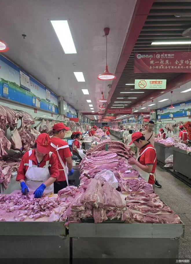 “贴秋膘”拉动肉类消费北京猪肉上市量明显增加果蔬供应充足