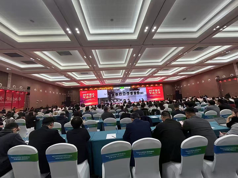 把农业建成现代化大产业科技要打头阵