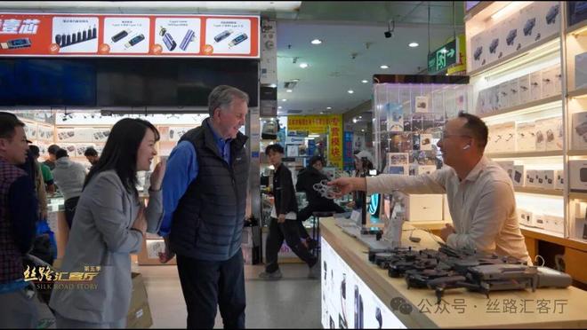 这位诺奖得主与中国结缘40年曾亲自喝下细菌培养液(图14)