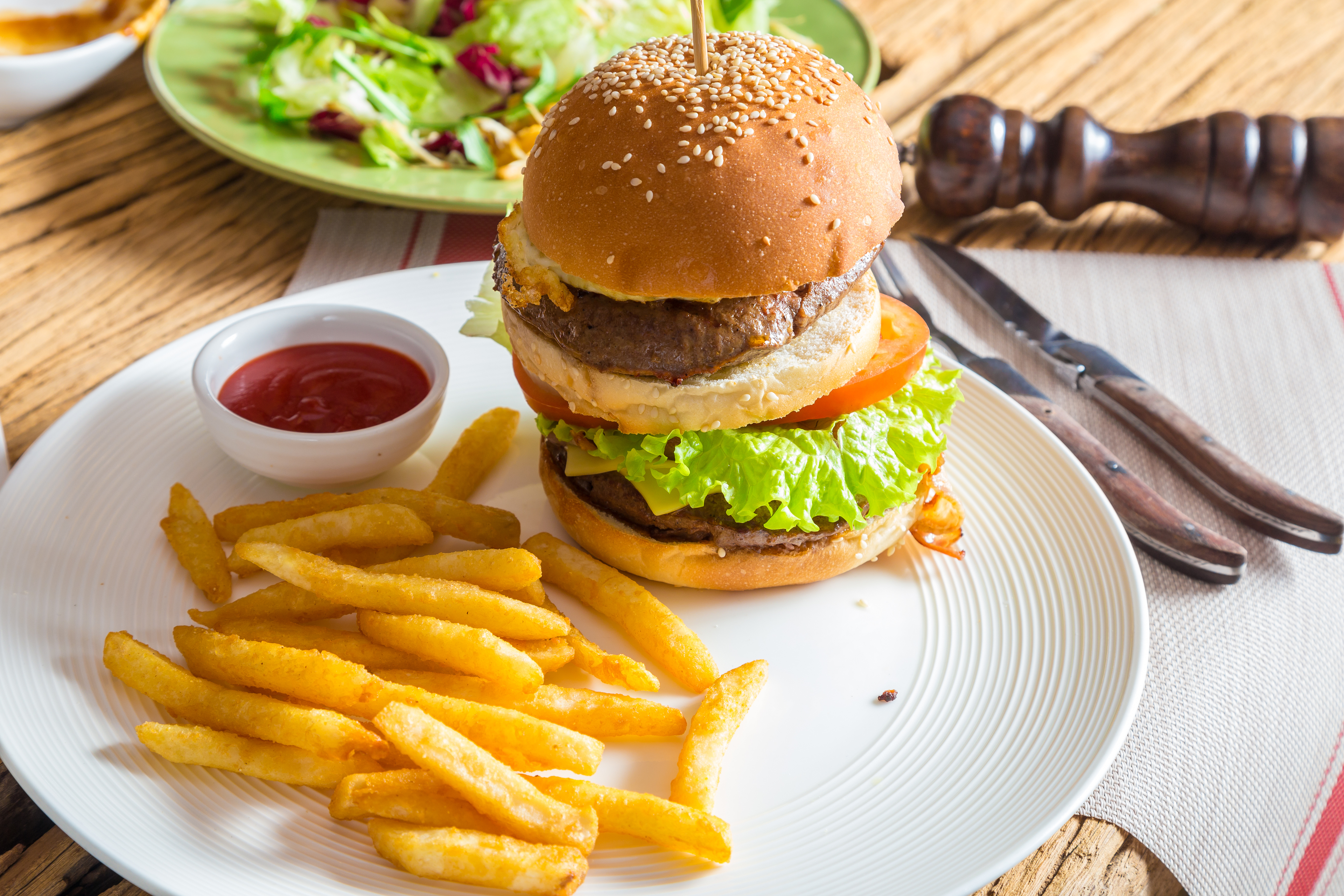 美国FDA批准比尔·盖茨投资“细胞肉”要来了？中国第一块细胞培养五花肉已问世