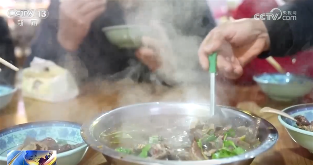 “年经济”消费新场景解锁“吃喝游购娱”沉浸式体验特色美食洋溢幸福感(图3)