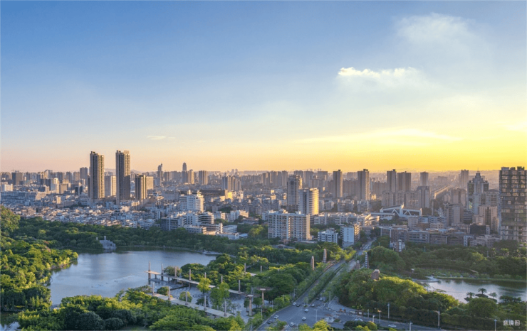 成都【中铁拾贰宸】春节正常营业_售楼处电话(官方认证)_最低售价_热销户型_春节优惠_线上售楼中心。(图3)