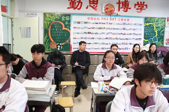 太原市第二外国语学校：专家引领明方向深耕课堂促提升(图6)