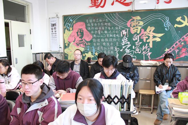 太原市第二外国语学校：专家引领明方向深耕课堂促提升(图8)