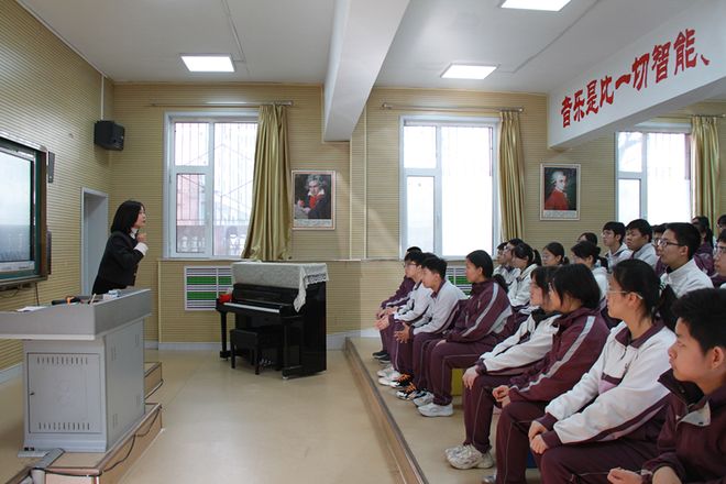 太原市第二外国语学校：专家引领明方向深耕课堂促提升(图32)