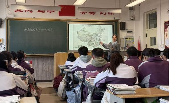 太原市第二外国语学校：专家引领明方向深耕课堂促提升(图31)