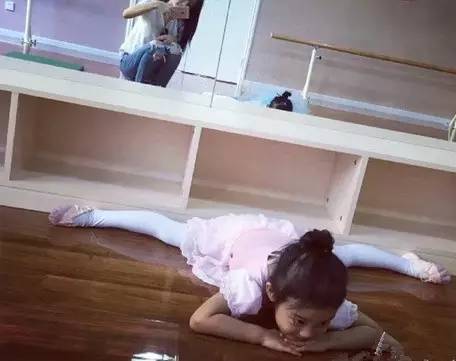 贝克汉姆送爱女小七进英国国家芭蕾舞团学习芭蕾舞蹈成为明星子女标配(图4)