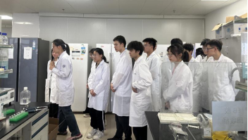 宗濂尚德书院组织新生到第二附属医院科研中心实验室开展新生养成教育(图5)