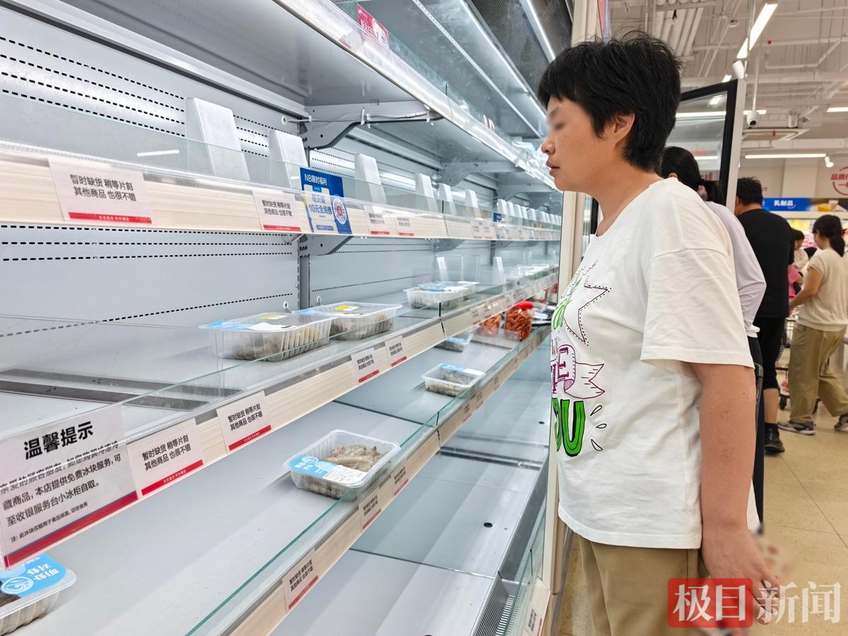 台风“白海豚”来袭：温岭一超市上午完成一天营业额叶菜肉类三小时售罄